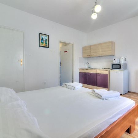 Apartmani Ana Senj  Exteriör bild