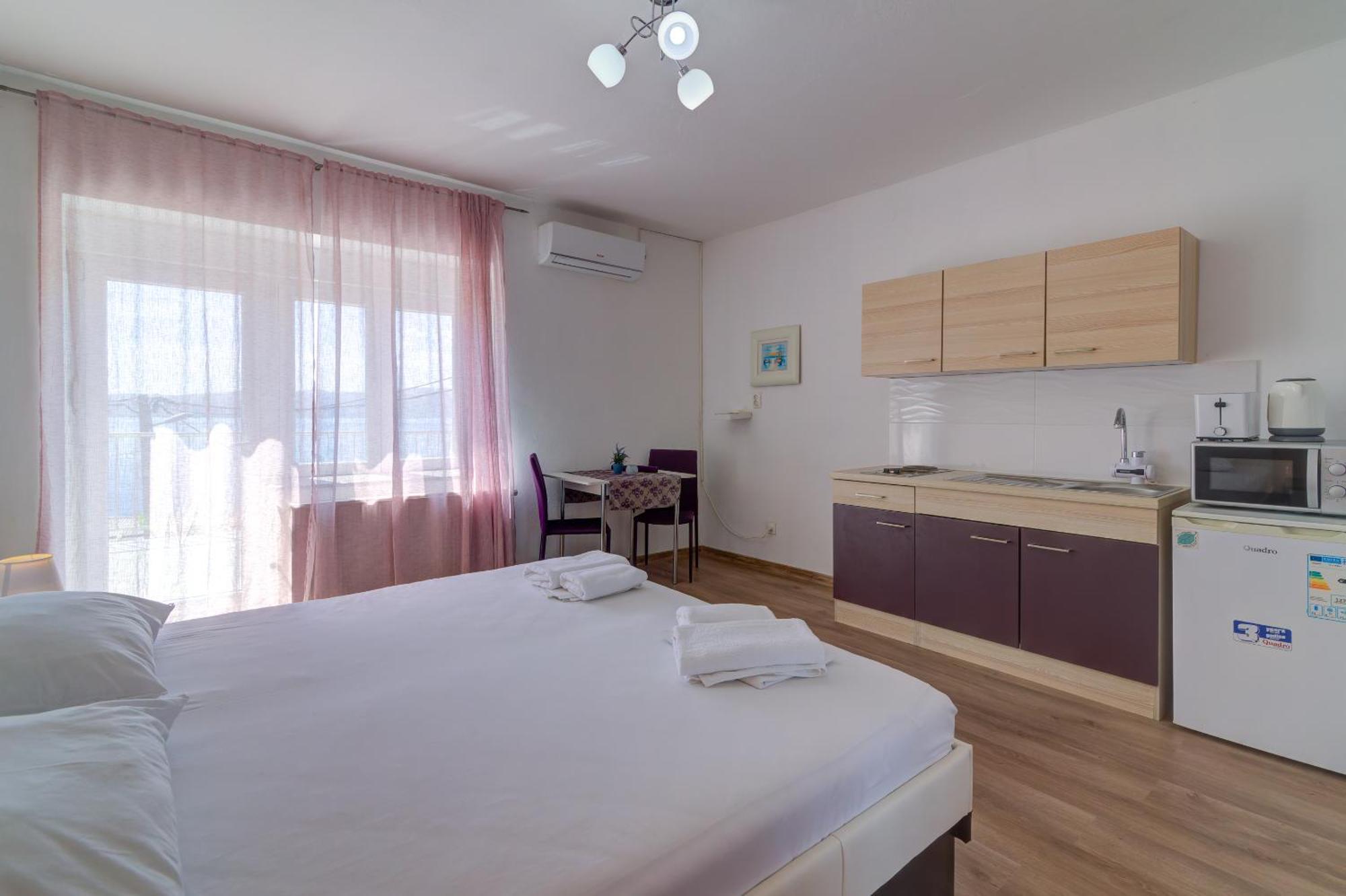 Apartmani Ana Senj  Rum bild