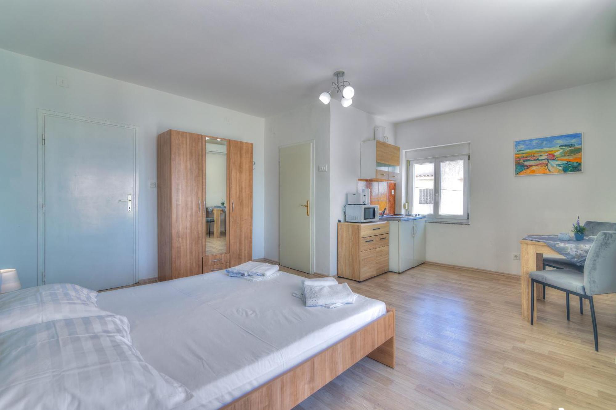 Apartmani Ana Senj  Rum bild