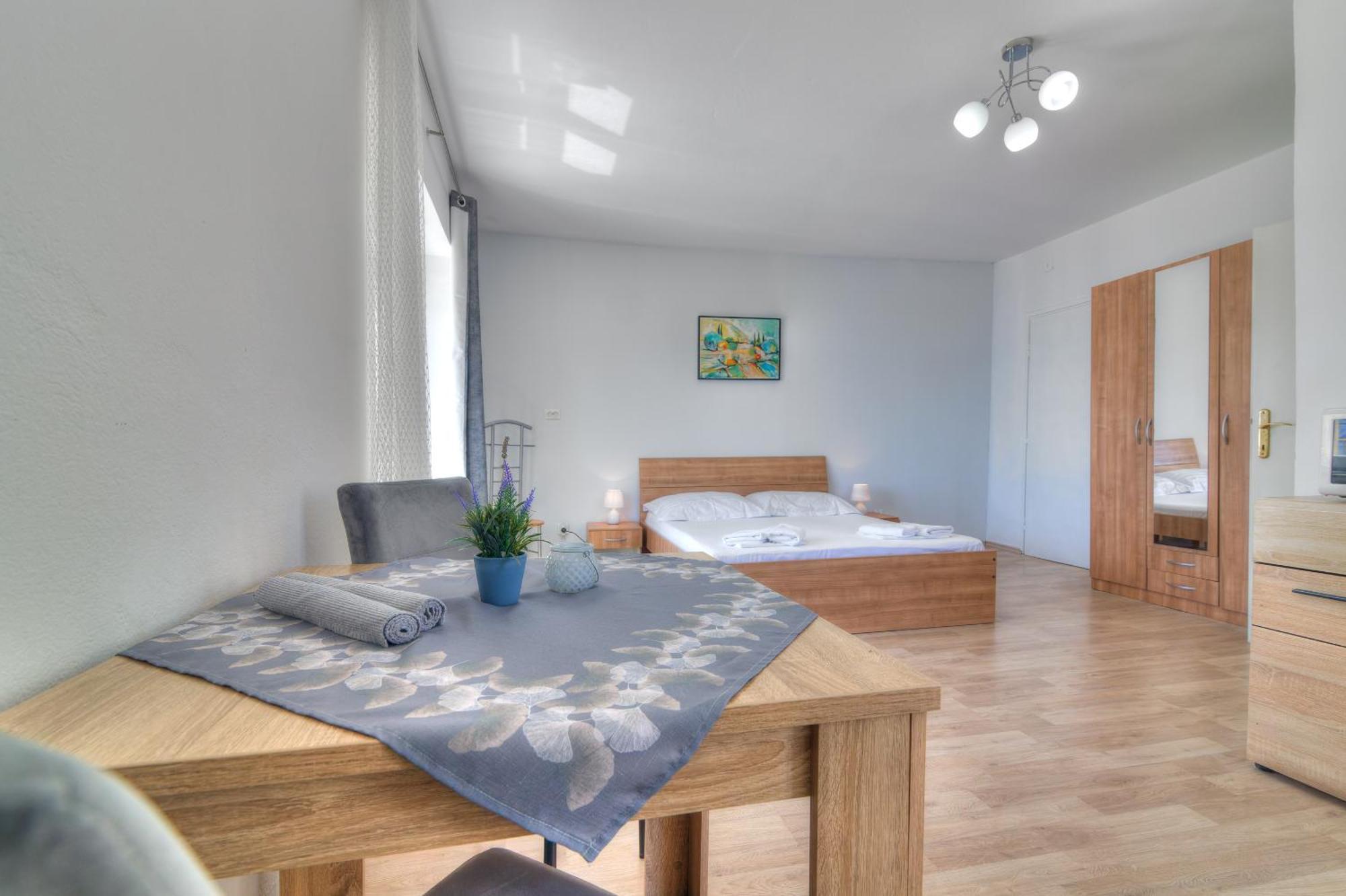 Apartmani Ana Senj  Exteriör bild